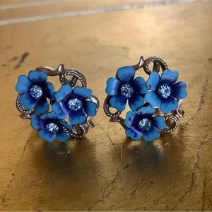 AVON Vintage Filigree Clip on earrings Blue Flower and sparkle. Gorgeous!